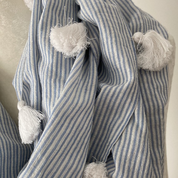 Tommy Bahama Striped Yarn Dye Lurex Infinity Scarf - Picture 4 of 6